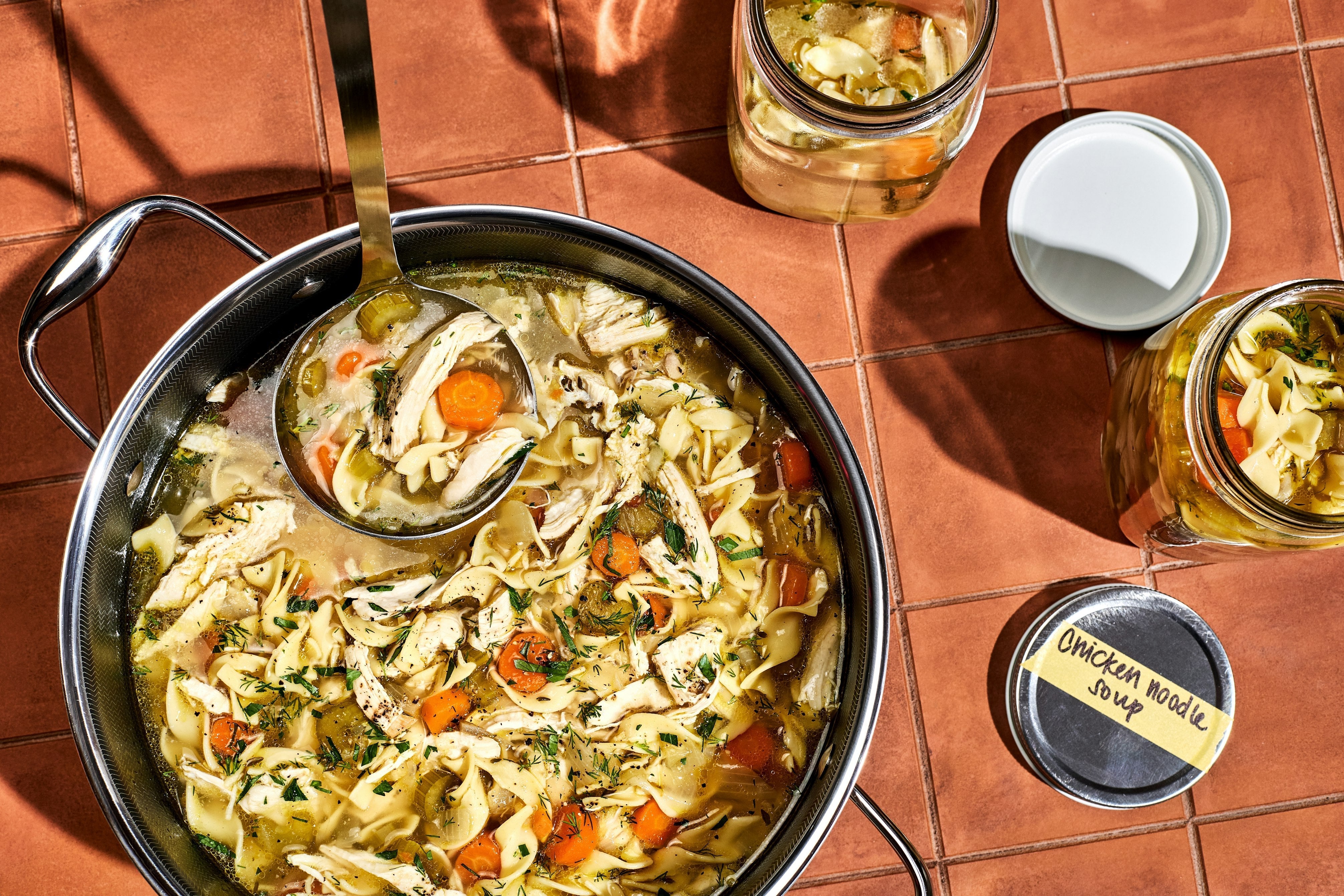 HexClassic Chicken Noodle Soup – HexClad Cookware EU